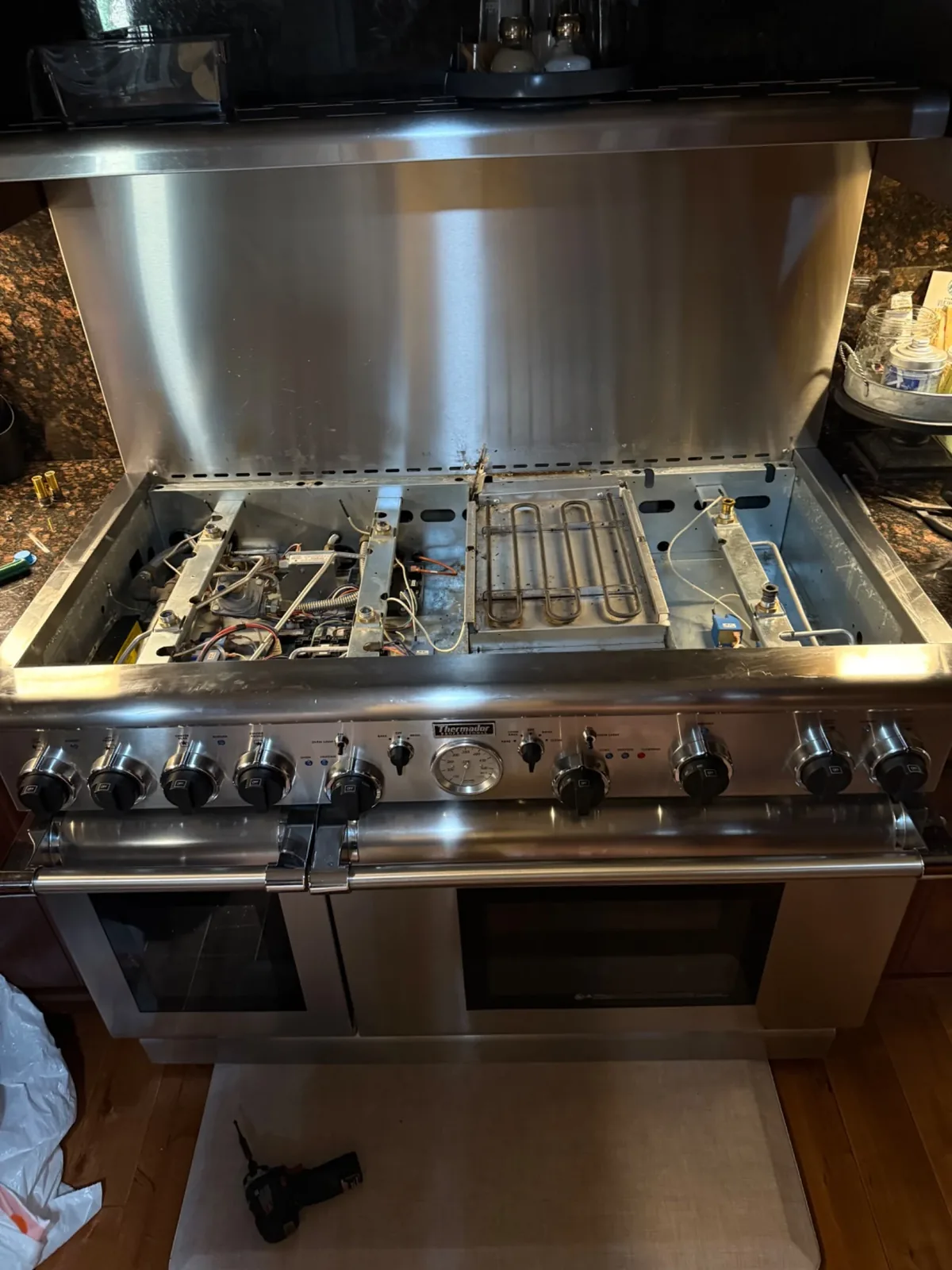 Professional gas range — noise during operation