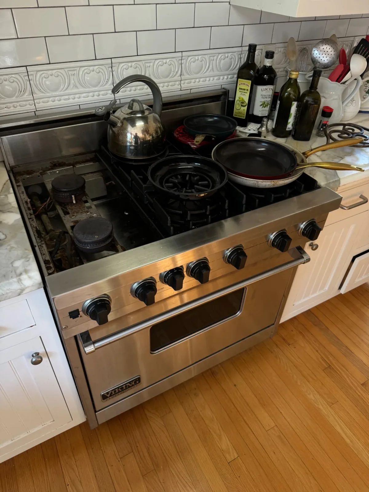 Viking range opened for burner-system diagnosis