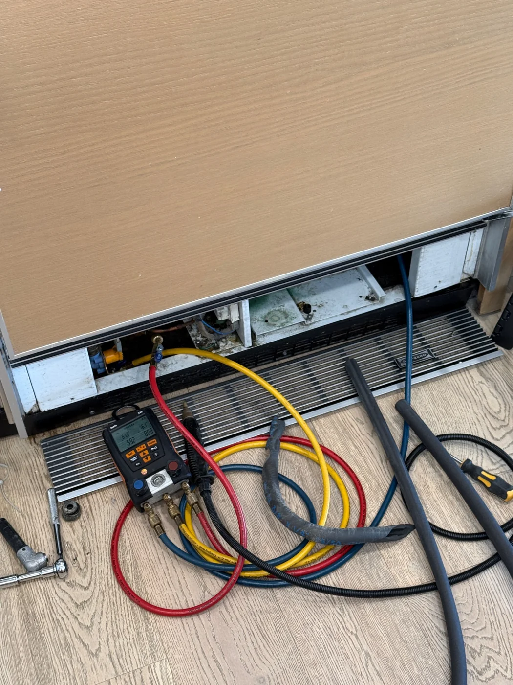 Sub-Zero sealed-system testing